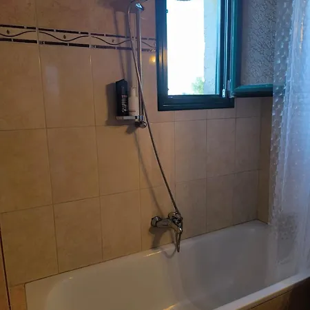 فيلة Leontsini Country Villa *