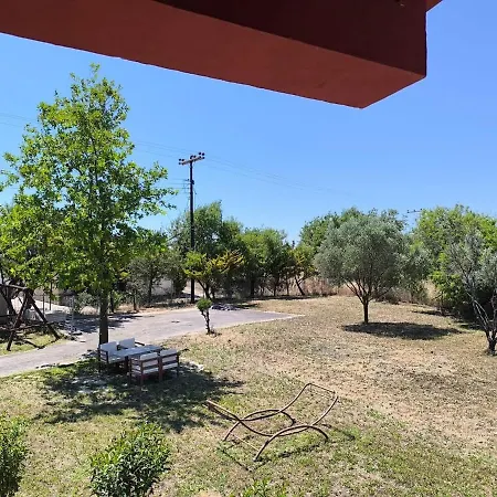 Leontsini Country Villa *